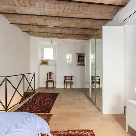 Colosseo Elegant Loft Apartman *